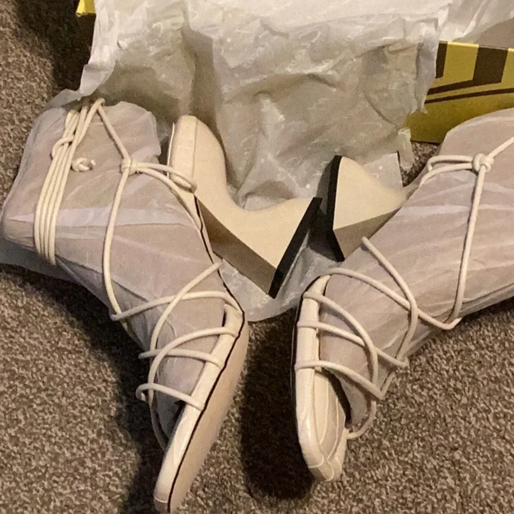 NIB Circus by Sam Edelman Size 9M Shoes Blanche, Ivory - Picture 3 of 10